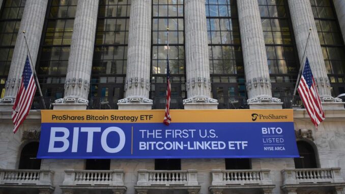 First Bitcoin Futures ETF ‘BITO’ Tops $1B Trading Volume on First Day